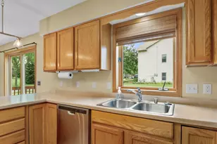 510 Traveler Ln, Madison, WI 53718 - Photo 9