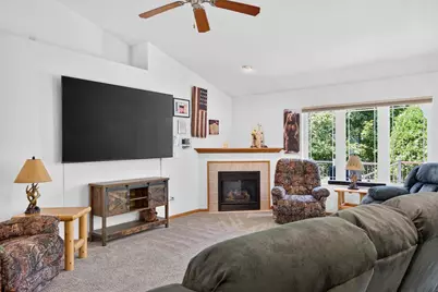 93 Queens Way, Fond du Lac, WI 54935 - Photo 3