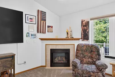 93 Queens Way, Fond du Lac, WI 54935 - Photo 9