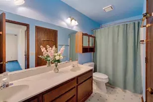 7862 W Oakbrook Cir, Madison, WI 53717 - Photo 9