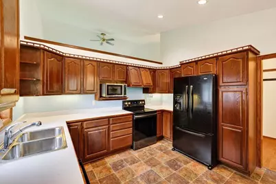 7862 W Oakbrook Circle, Madison, WI 53717 - Photo 9