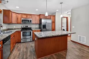 705 Reflection Dr, Madison, WI 53593 - Photo 15