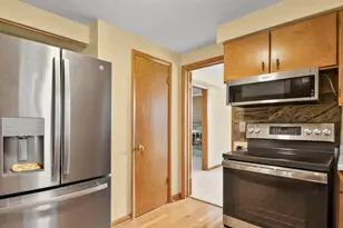 4402 Woods End, Madison, WI 53711 - Photo 9