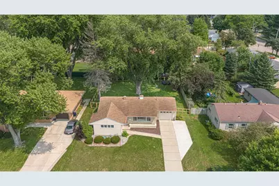 816 N Randall Avenue, Janesville, WI 53545 - Photo 3