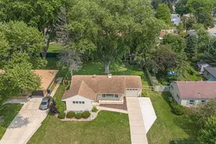 816 N Randall Ave, Janesville, WI 53545 - Photo 3