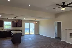433 Gunderson Dr, Portage, WI 53901 - Photo 5