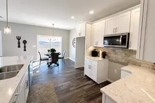 252 NW 3rd Ave, Monroe, WI 53566 - Photo 9
