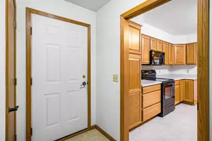 1505 Broadway St, Prairie Du Sac, WI 53578 - Photo 9