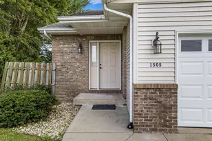 1505 Broadway St, Prairie Du Sac, WI 53578 - Photo 3