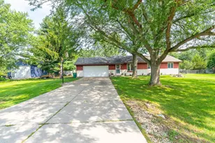 4710 W Greenfield Rd, Janesville, WI 53548 - Photo 3