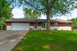 4710 W Greenfield Rd, Janesville, WI 53548 - Photo 1