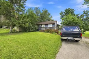 4997 W Clayton Rd, Fitchburg, WI 53711 - Photo 3