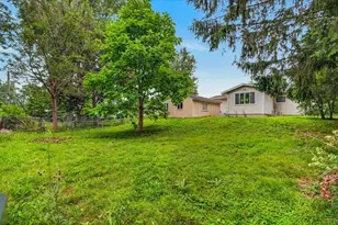 1909 Tennyson Ln, Madison, WI 53704 - Photo 27