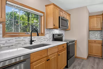 662 11th Street, Baraboo, WI 53913 - Photo 3
