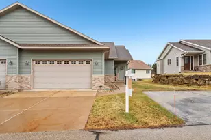 113 Jennifer Cir, Mount Horeb, WI 53572 - Photo 11