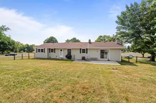 419 Coburn St, Delavan, WI 53115 - Photo 5