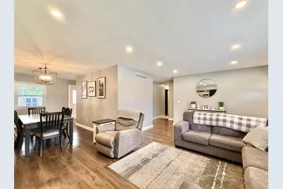 2015 Murphy Woods Road, Beloit, WI 53511 - Photo 5