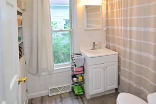 604 Grove St, Baraboo, WI 53913 - Photo 9