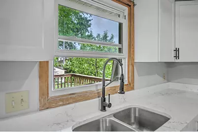1925 Elka Lane, Madison, WI 53704 - Photo 9
