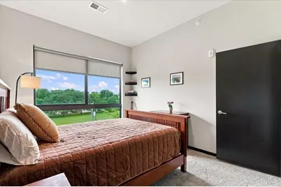 825 E Mifflin Street #404, Madison, WI 53703 - Photo 11