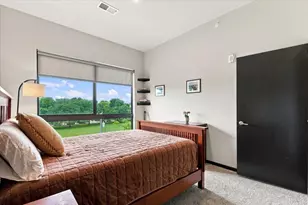 825 E Mifflin St, Madison, WI 53703 - Photo 11
