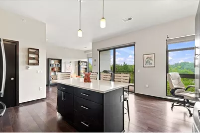 825 E Mifflin Street #404, Madison, WI 53703 - Photo 3