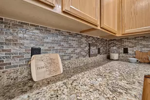 5583 Bantry Ln, Fitchburg, WI 53711 - Photo 9
