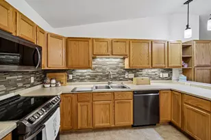 347 Starkweather Dr, Beaver Dam, WI 53916 - Photo 19