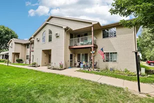 347 Starkweather Dr, Beaver Dam, WI 53916 - Photo 3