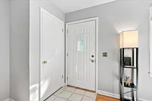 2010 Cameron Dr, Madison, WI 53711 - Photo 7