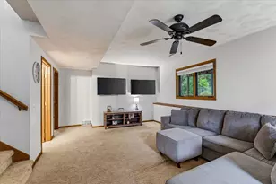 4410 Whitetail Ln, Madison, WI 53704 - Photo 19