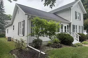 95 N High St, Markesan, WI 53946 - Photo 5