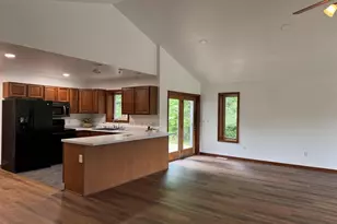 N9165 Currie Rd, Portage, WI 53901 - Photo 9