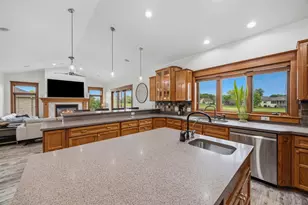 323 Wileman Dr, Edgerton, WI 53534 - Photo 9