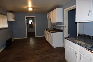 403 Center Ave, Janesville, WI 53548 - Photo 5