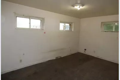 403 Center Avenue, Janesville, WI 53548 - Photo 7