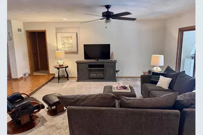4520 Hearthridge Drive, Janesville, WI 53546 - Photo 5