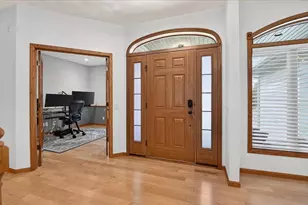 841 Wickersham Ct, Sun Prairie, WI 53590 - Photo 3