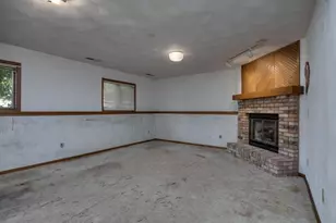 2517 Crest Line Dr, Madison, WI 53704 - Photo 25