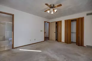 2517 Crest Line Dr, Madison, WI 53704 - Photo 17
