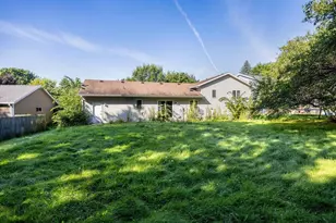 2517 Crest Line Dr, Madison, WI 53704 - Photo 35