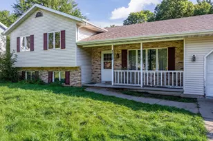 2517 Crest Line Dr, Madison, WI 53704 - Photo 3