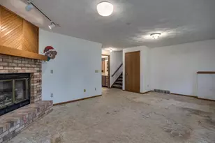2517 Crest Line Dr, Madison, WI 53704 - Photo 27