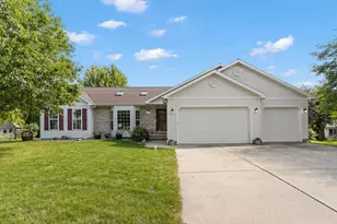 1331 Pinnacle Cir, Sun Prairie, WI 53590 - Photo 1