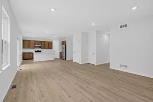 112 O'Brien Ct, Columbus, WI 53925 - Photo 3