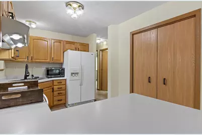 325 W Rice Drive, Beloit, WI 53511 - Photo 5