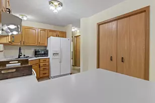 325 W Rice Dr, Beloit, WI 53511 - Photo 5