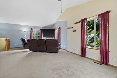 325 W Rice Drive, Beloit, WI 53511 - Photo 7