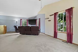 325 W Rice Dr, Beloit, WI 53511 - Photo 7