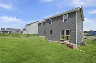 203 Dahlia Dr, Stoughton, WI 53589 - Photo 29